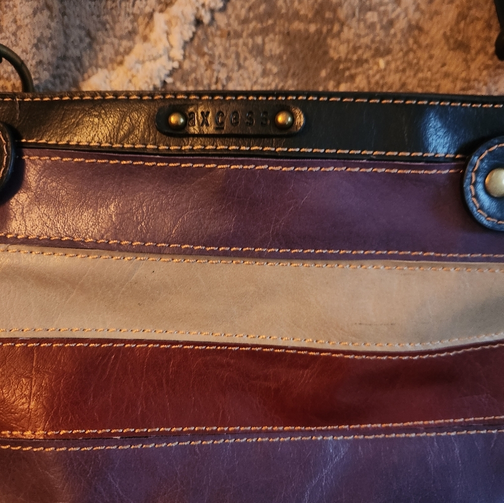 Axcess shoulder bag - Picture 2 of 6